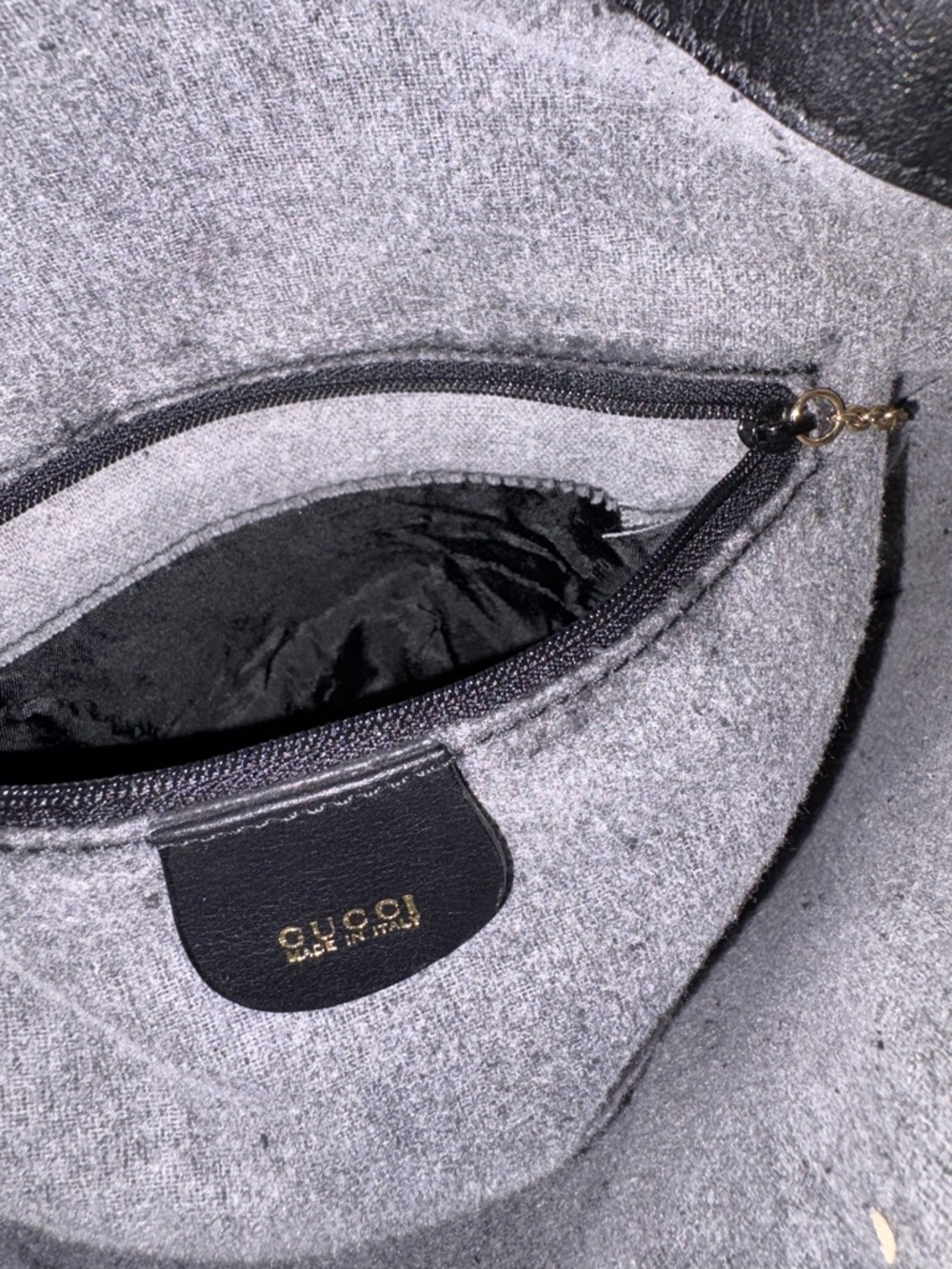 Vintage Gucci Black Leather Shoulder Bag with Bamboo Handle - Picture 4 of 7